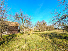 Rovinatý pozemok Paňovce, veľkosť 1462 m2, šírka cca 23 m - 2