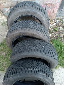 Goodyear ultra grip M+S 215/60 R16 99H - 2