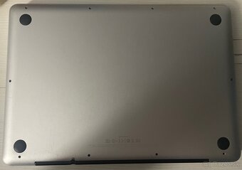 [07] Apple MacBook Pro (2010) na diely - 2