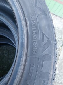 255/50 r19 - 2