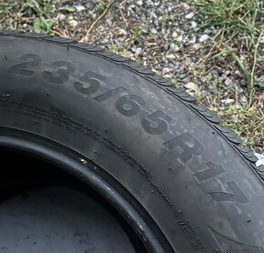 235/65 R17 Zimne SUV 2ks top stav - 2