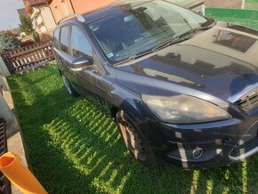 Ford focus  comby.  Na dieli - 2