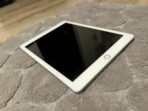 Apple iPad 6gen., 128 GB - 2