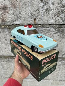 Kovový retro model policajného autíčka - 2