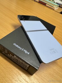 Samsung Galaxy Z Flip 4 - 256GB, modrý - 2