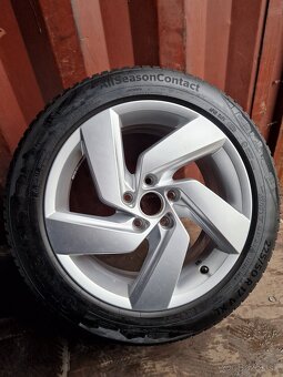 5x112 r17 kolesa Touran disky volkswagen 225 50 17 elektrony - 2