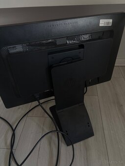 monitor HP Z22i - 2