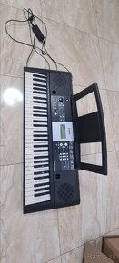 YAMAHA digital keyboard E223 - 2