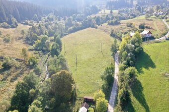 Predaj jedinečného pozemku 836 m2 s IS na parcele v Makove - 2