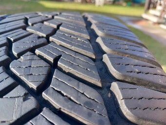 215/55 r17 zimne pneumatiky - 2