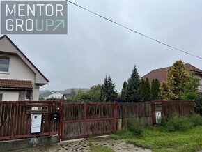 Exkluzívne ponúkame na predaj pozemok (400 m2) na výstavbu R - 2