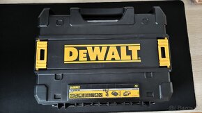 Kufrík Dewalt - 2