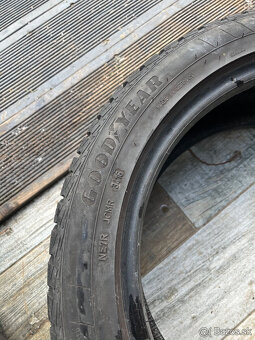 Zimne gumy 225/45 R17 Goodyear - 2