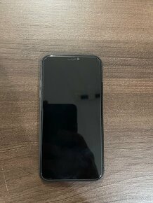 iPhone 11, 64GB black v záruke - 2