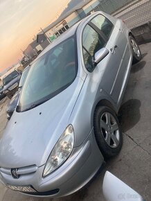 Peugeot 307 2.0 i 16V 103 kW (2003-2005) Rozpredam na diely - 2