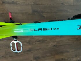 Trek Slash 9.8 Carbon L - 2