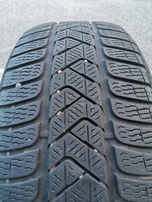 Pirelli Winter Sotto Zero 3 215/55 R17 94H - 2