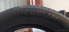 215/65 R17 Michelin - 2