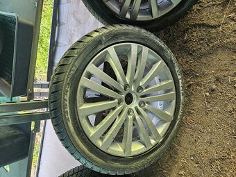 5x112 235/45 R17 - 2