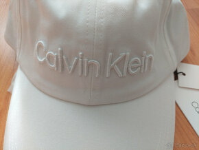 Šiltovka Calvin Klein, biela - 2