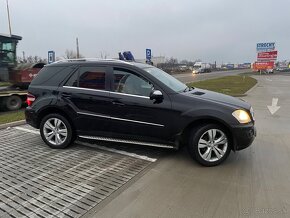 Mercedes Benz ML300 - 2