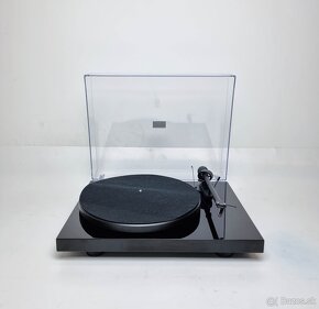 Pro-ject Debut III BT Phono SB (Vstavany Bluetooth) - 2