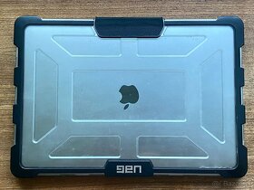 Apple MacBook Pro 15" (2018) + UAG - 2