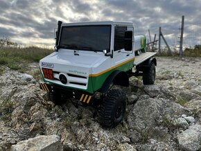 Mercedes-Benz Unimog 1:10 - 2