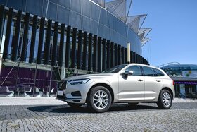 Volvo XC60 D4 Momentum Aut 1 MAJiTEL NAVI KŮŽE KAMERA - 2