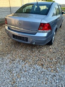 Rozpredám Opel Astra H Sedan 1.7CDTi 74kw M6 2008 - 2