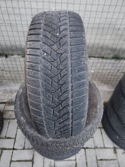 Predám zimné pneumatiky Dunlop 215/55R16 - 2