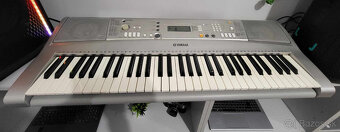 Yamaha PSR-E303 - 2