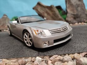 Prodám model 1:18 Cadillac XLR - 2