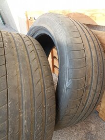 Pneu 225/50 R19 - 2