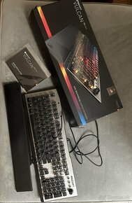 Roccat Vulcan 120 AIMO Gaming Keyboard, Black - 2