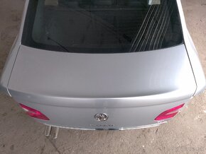 dvere kufra Superb 2 sedan LA7W 8E8E - 2