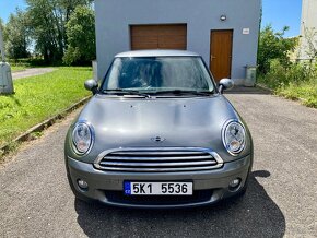 Mini one R 56 1.4 benzin - 2