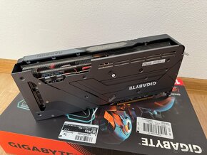 GIGABYTE AMD Radeon RX 7700 XT GAMING OC 12G - 2