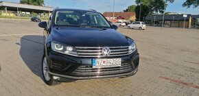 Volkswagen Touareg 3.0 tdi V6 - 2