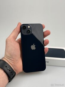 Predám používaný Apple iPhone 13 128GB Midnight - 2