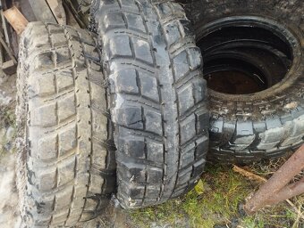 Predám gumy 285/75R16 - 2