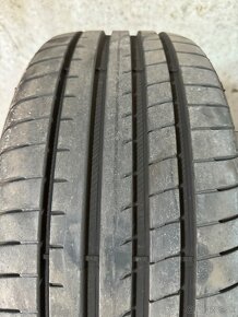 Letné pneumatiky 234/45 R18 - 2