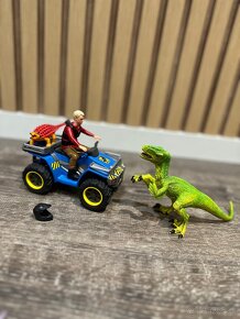 Schleich - Útek pred Velociraptorom na štvorkolke + ďalší - 2