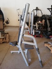 Technogym Element Vertical Bench (tlaky v sede) - 2