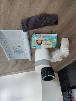 Kôš na plienky,prebaĺovacia podložka, plienky Pampers - 2