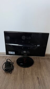 LG IPS226V-PN - 2