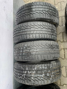 215/55 R16 Nokian (zimné) - 2