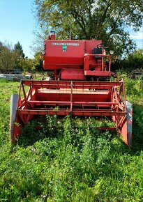 Kombajn Massey ferguson 86 s balíkovačom - 2