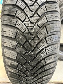 Falken Eurowinter HS01 215/60R17 100V - 2