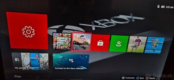 Xbox One s príslušenstvom - 2